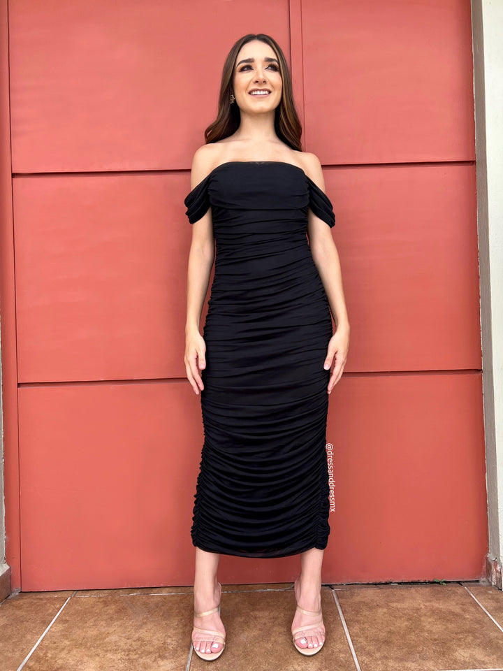 Vestido negro drapeado