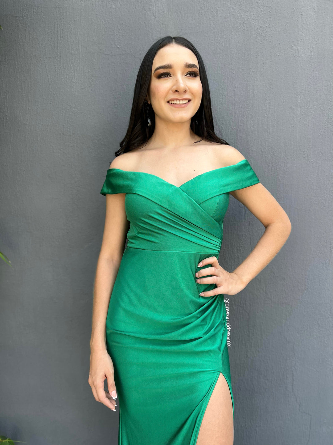 Vestido verde offshoulder