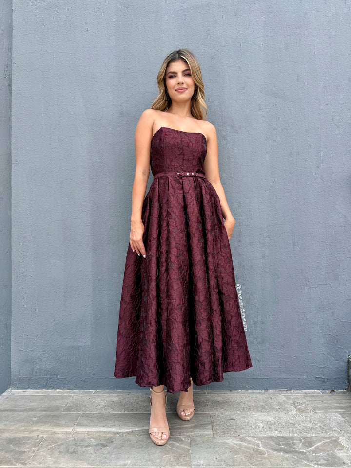 Vestido straple vino