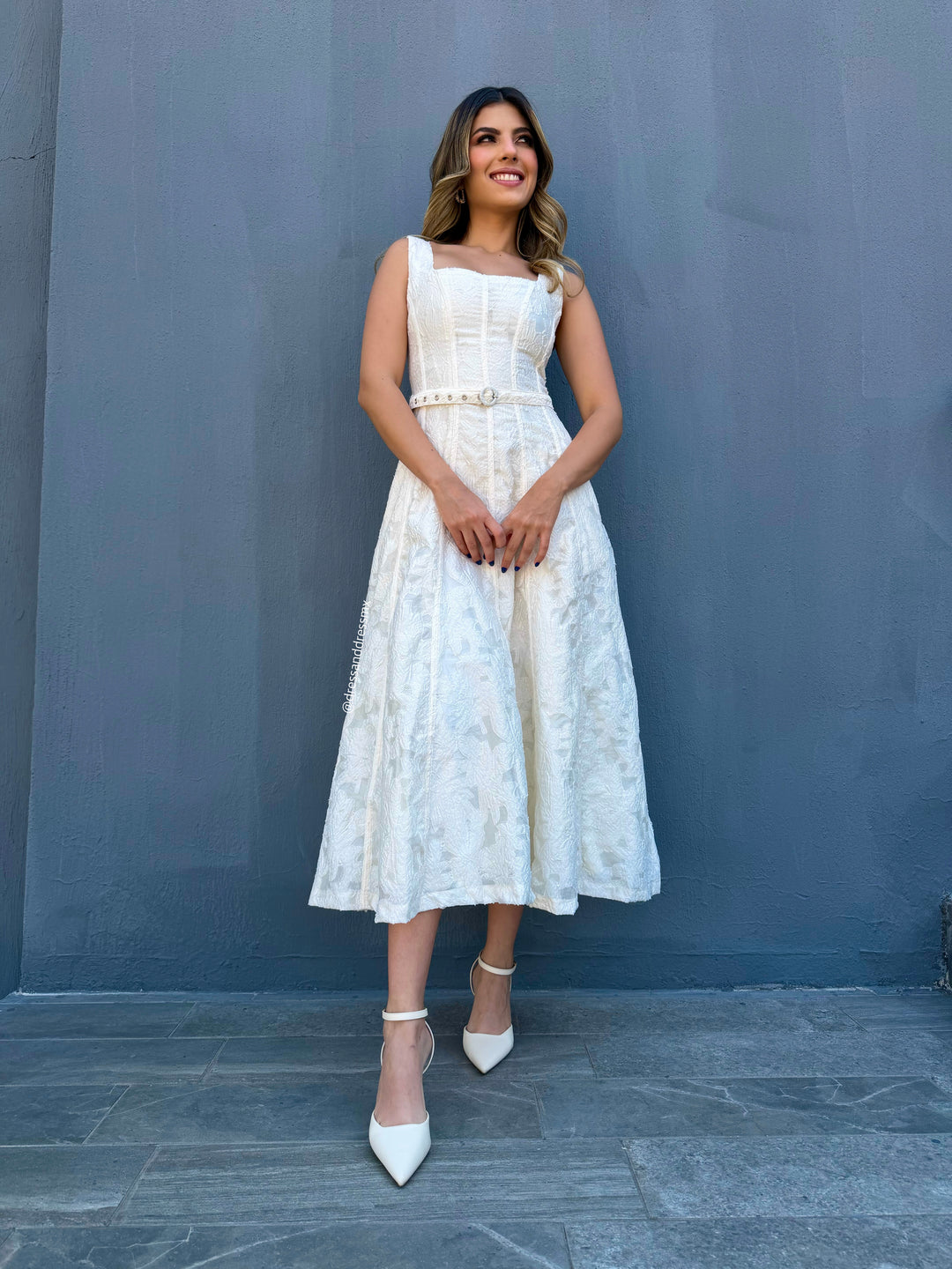 Vestido midi línea A cinto