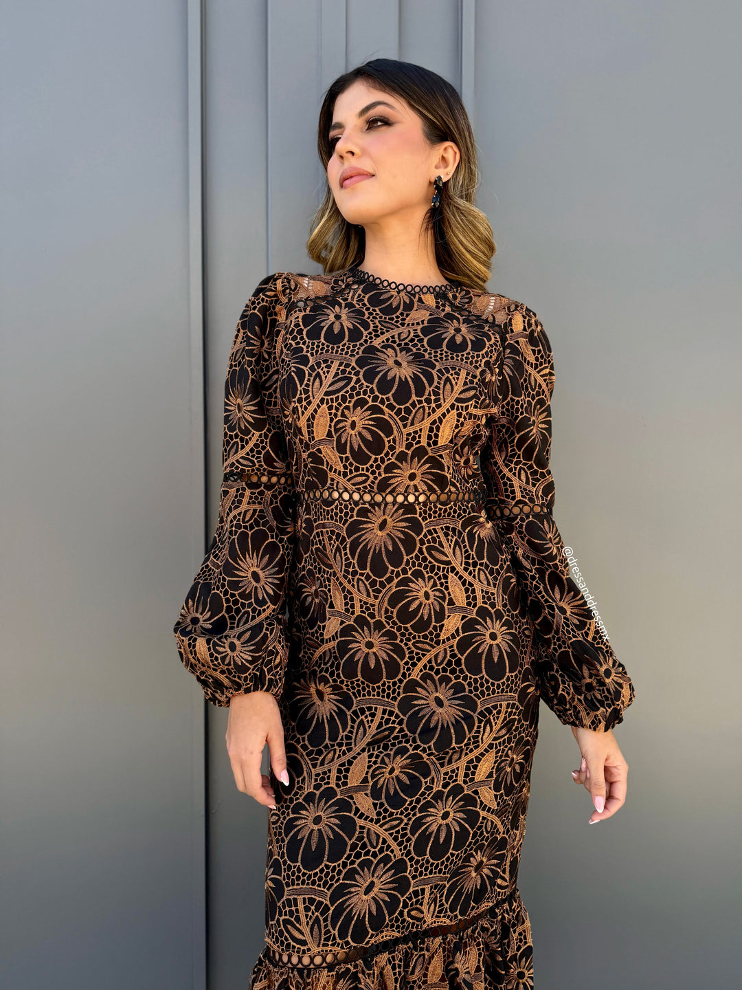 Vestido negro con cafecito