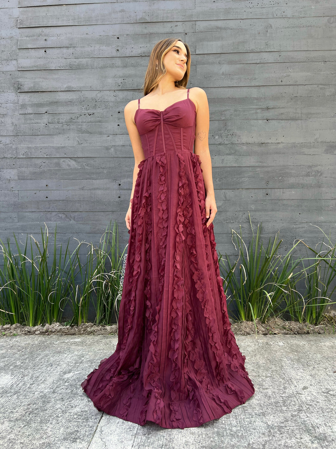 Vestido vino flores 3D