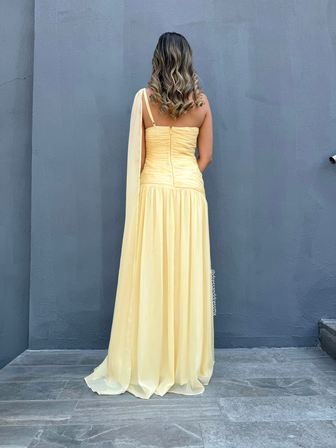 Vestido amarillo flores
