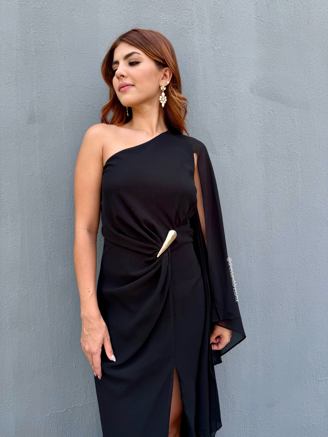 Vestido negro una manga