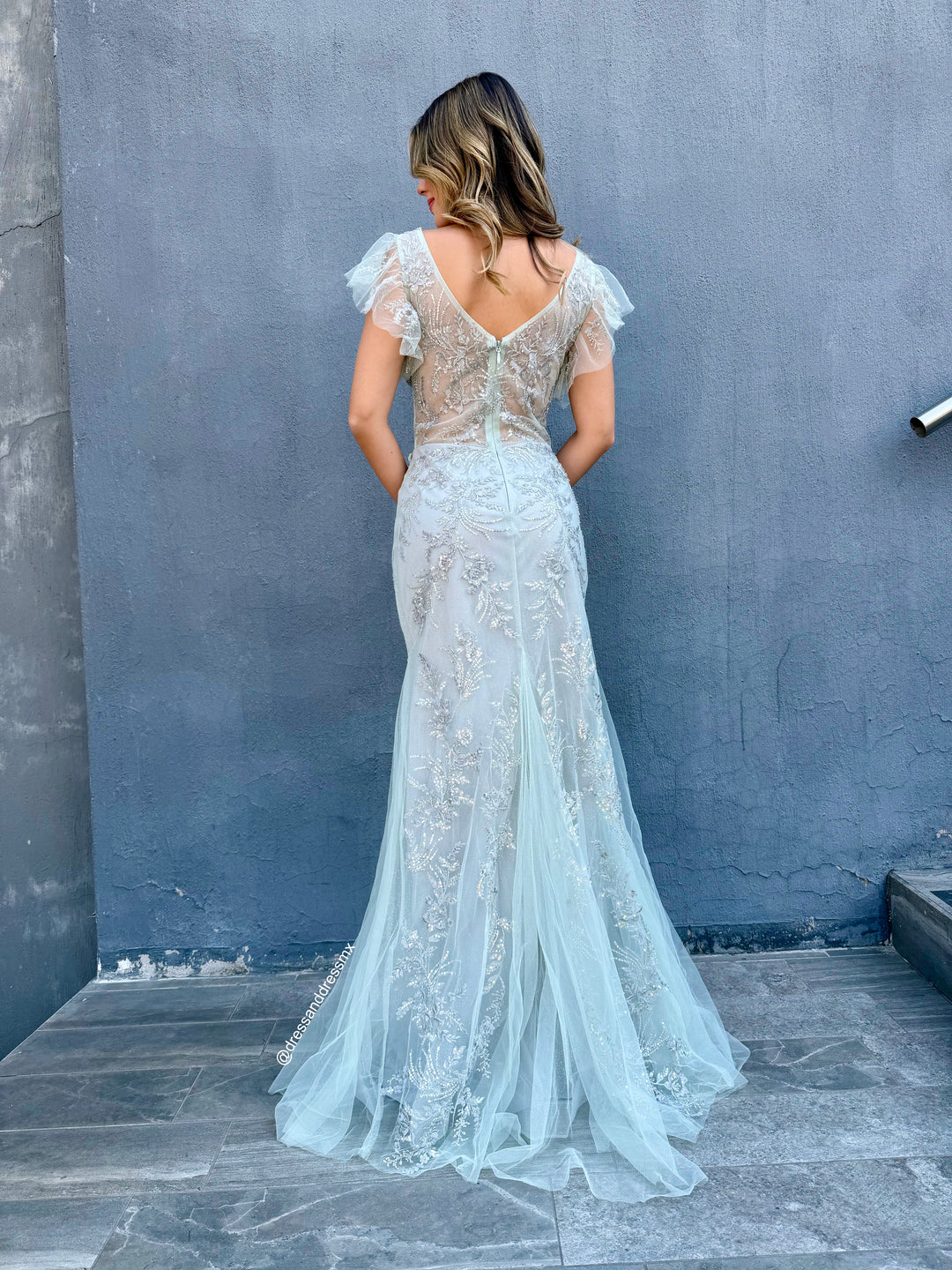 Vestido sage bordado