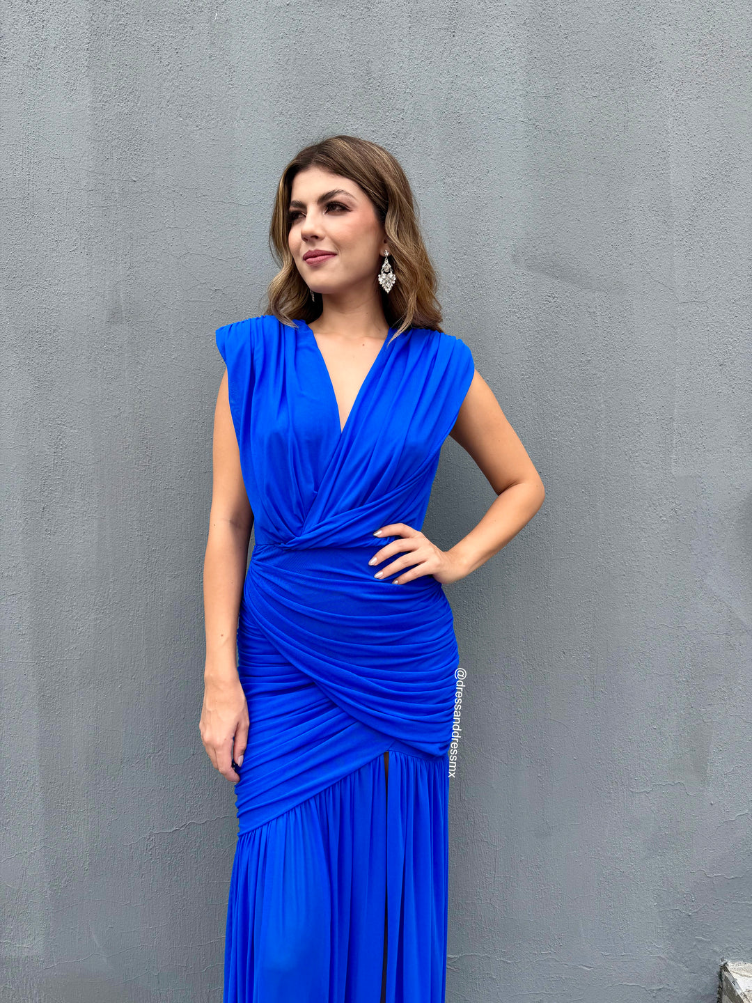 Vestido azul rey drapeado