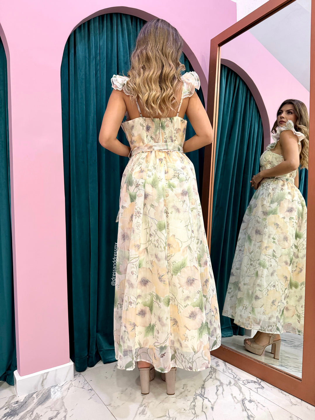 Vestido flores crema