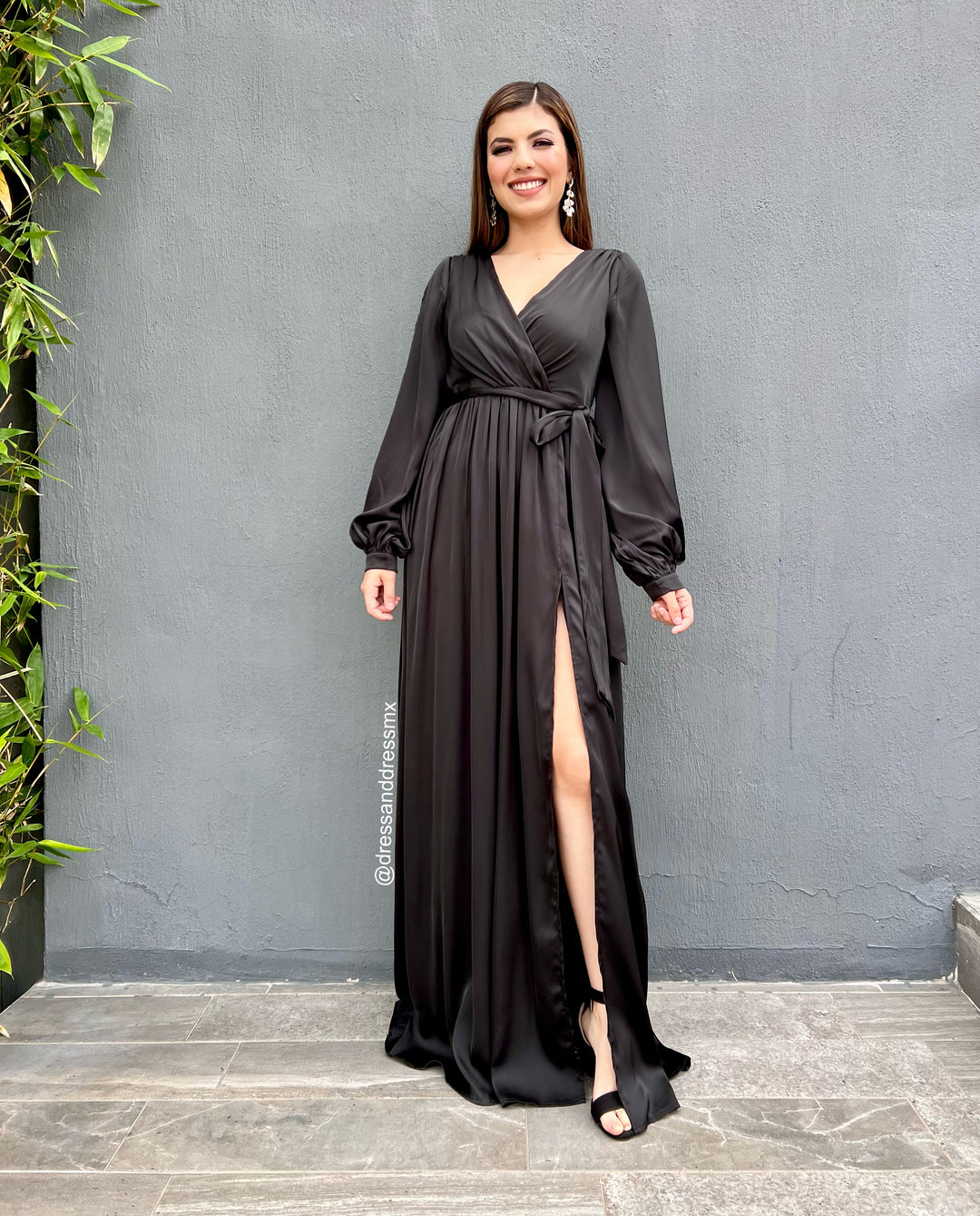 Vestido negro manga larga