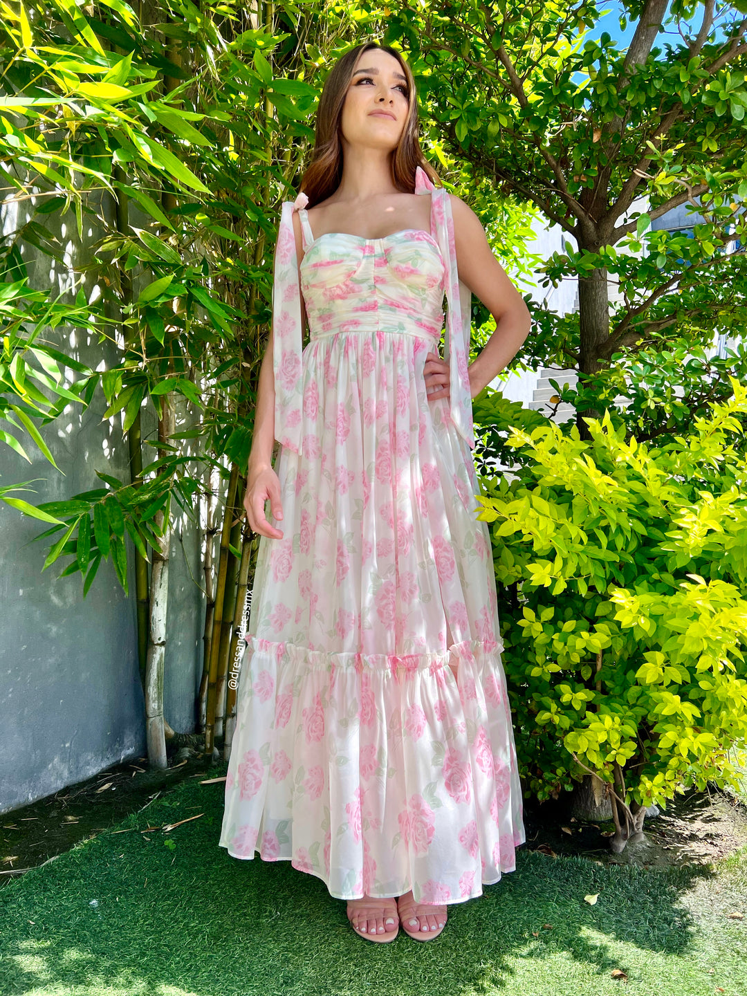 Vestido midi flores rosas