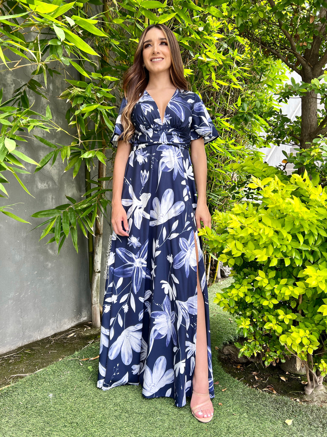 Maxivestido azul marino flores