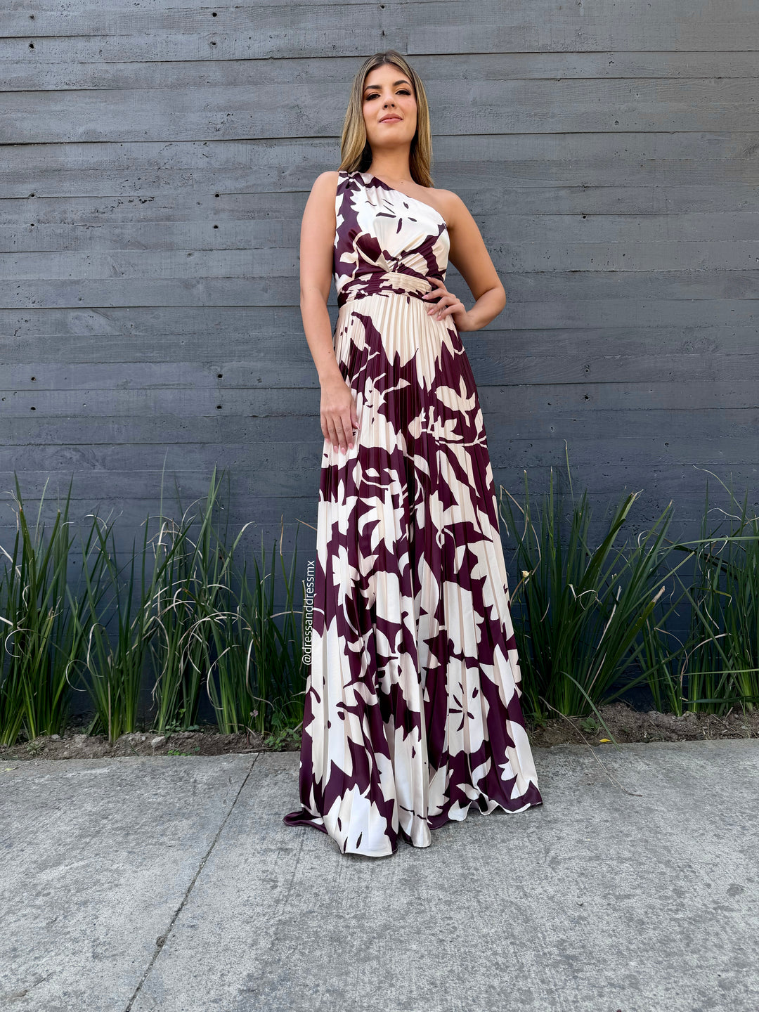 Vestido tableado flores café