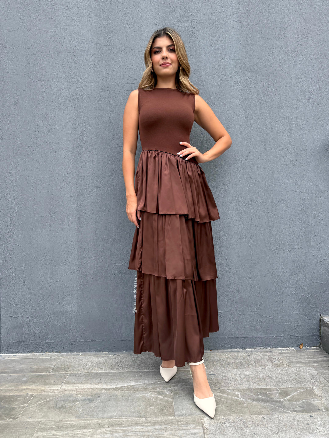 Vestido café volantes