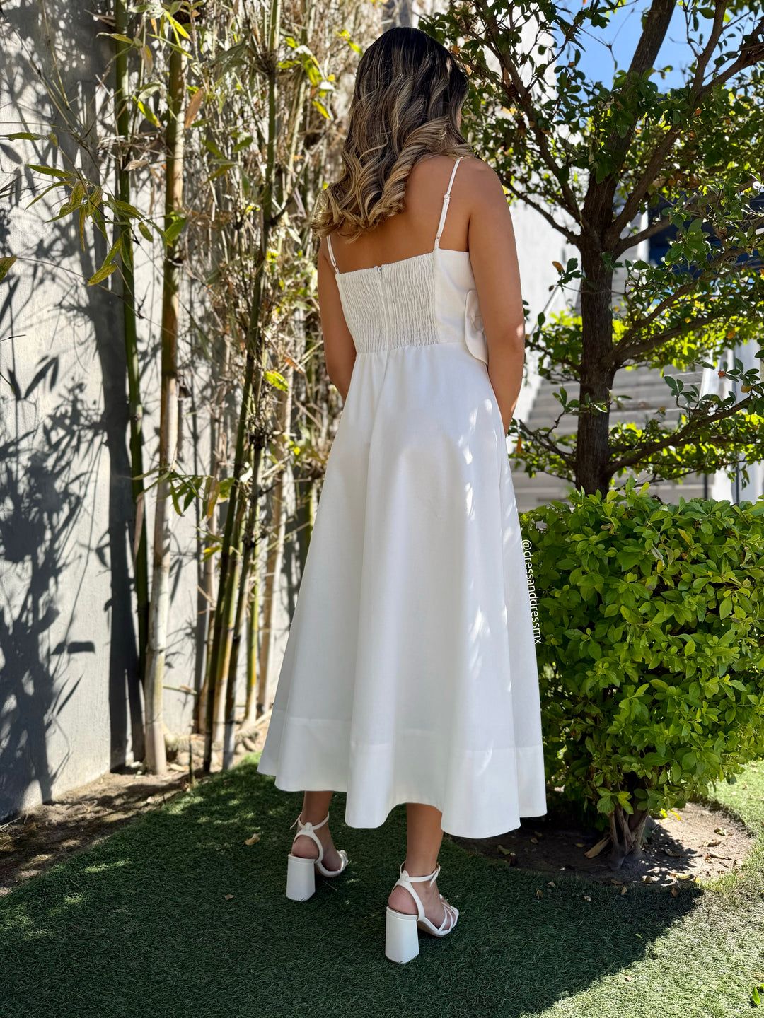 Vestido blanco hojas