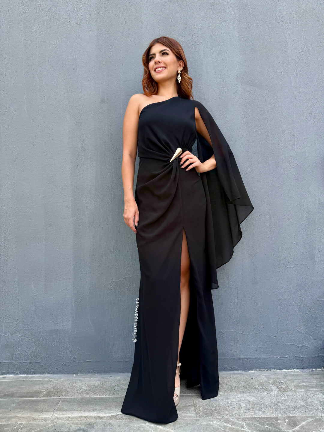Vestido negro una manga