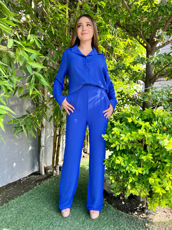 Set pantalón y camisa azul rey