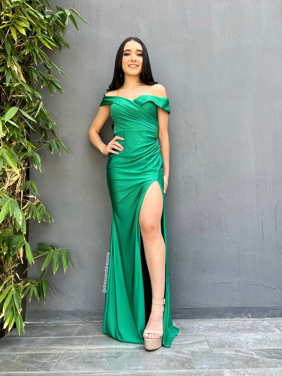 Vestido verde offshoulder