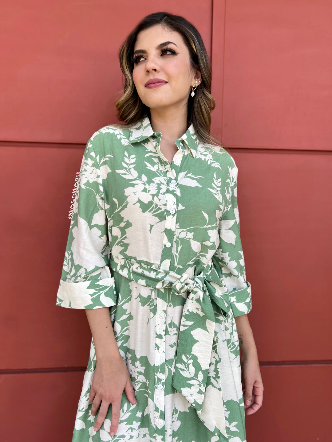 Vestido camisero verde hojas