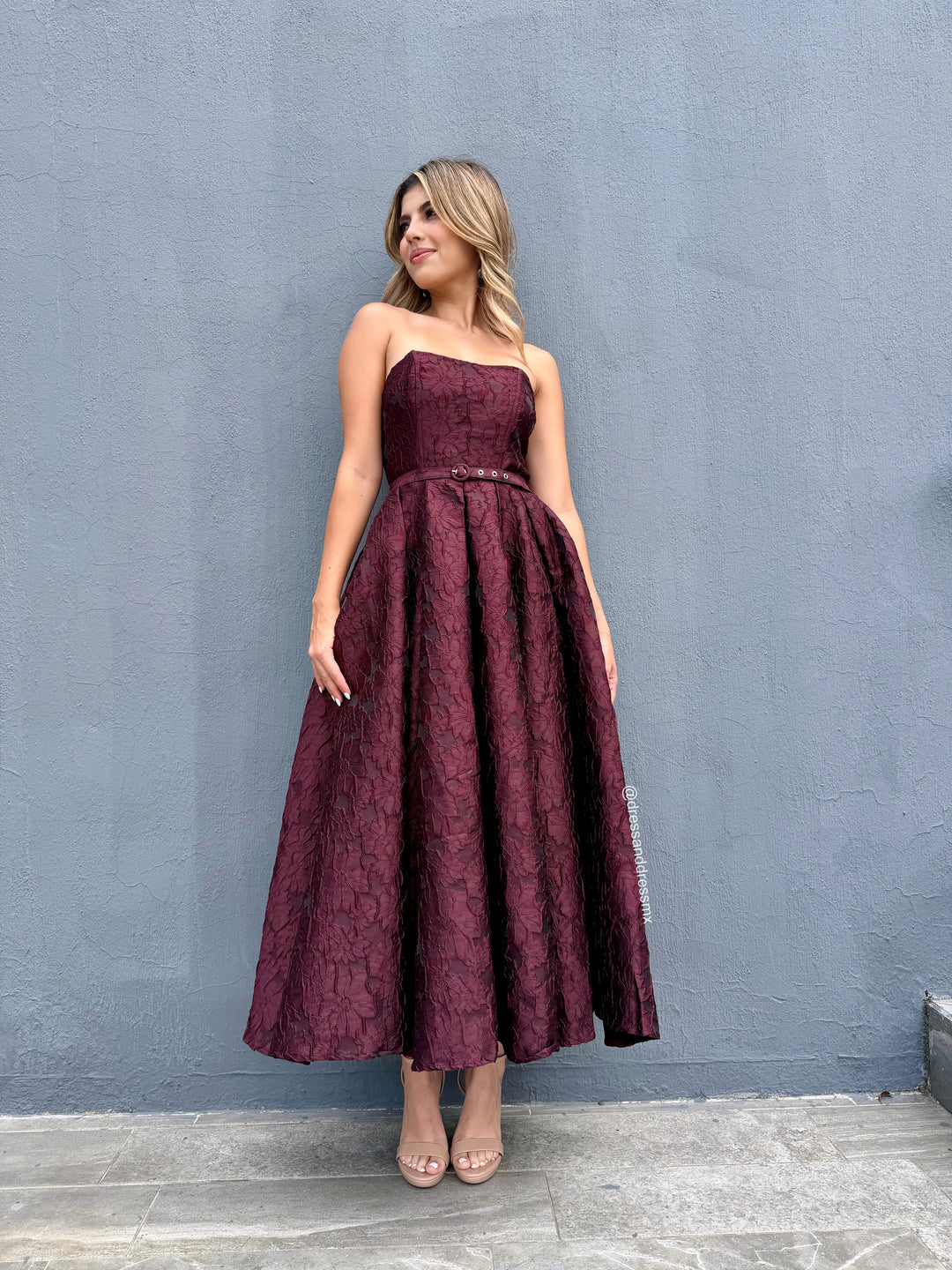 Vestido straple vino