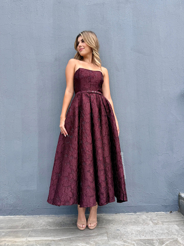 Vestido straple vino