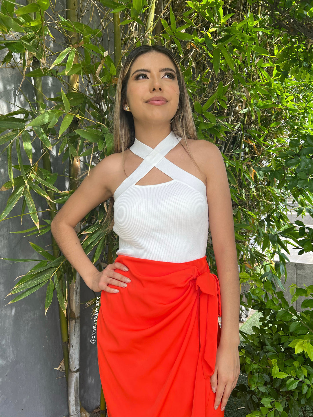 Falda naranja