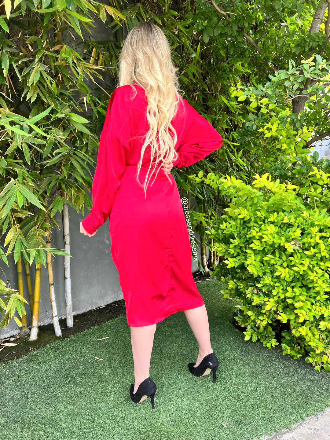 Vestido camisero rojo drapeado