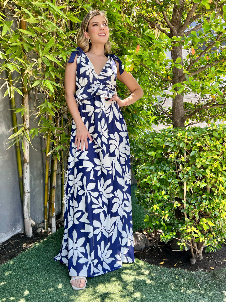 Vestido navy hojas blancas