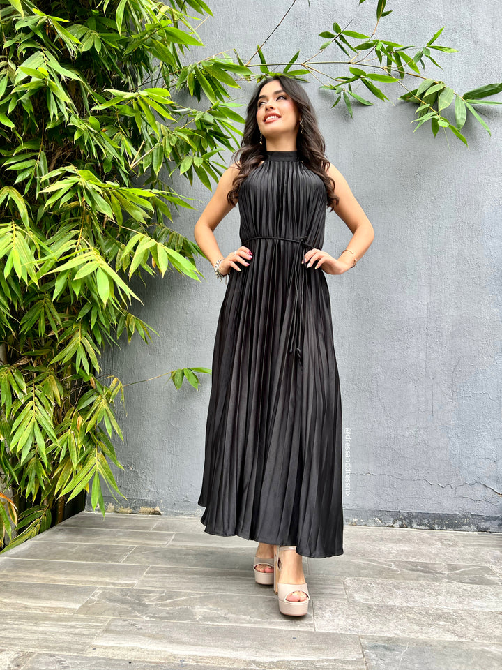 Vestido midi tableado negro