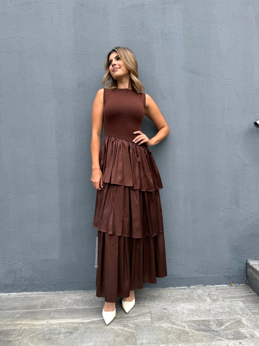 Vestido café volantes