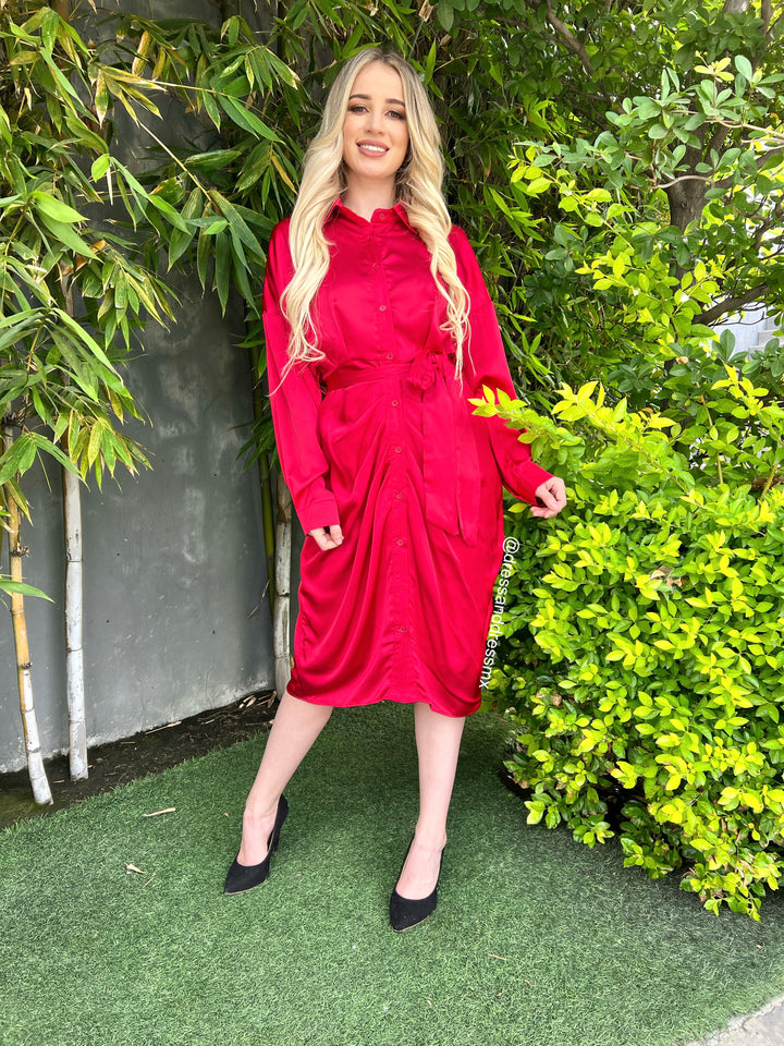 Vestido camisero rojo drapeado