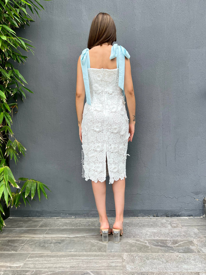 Vestido blanco listón azulito