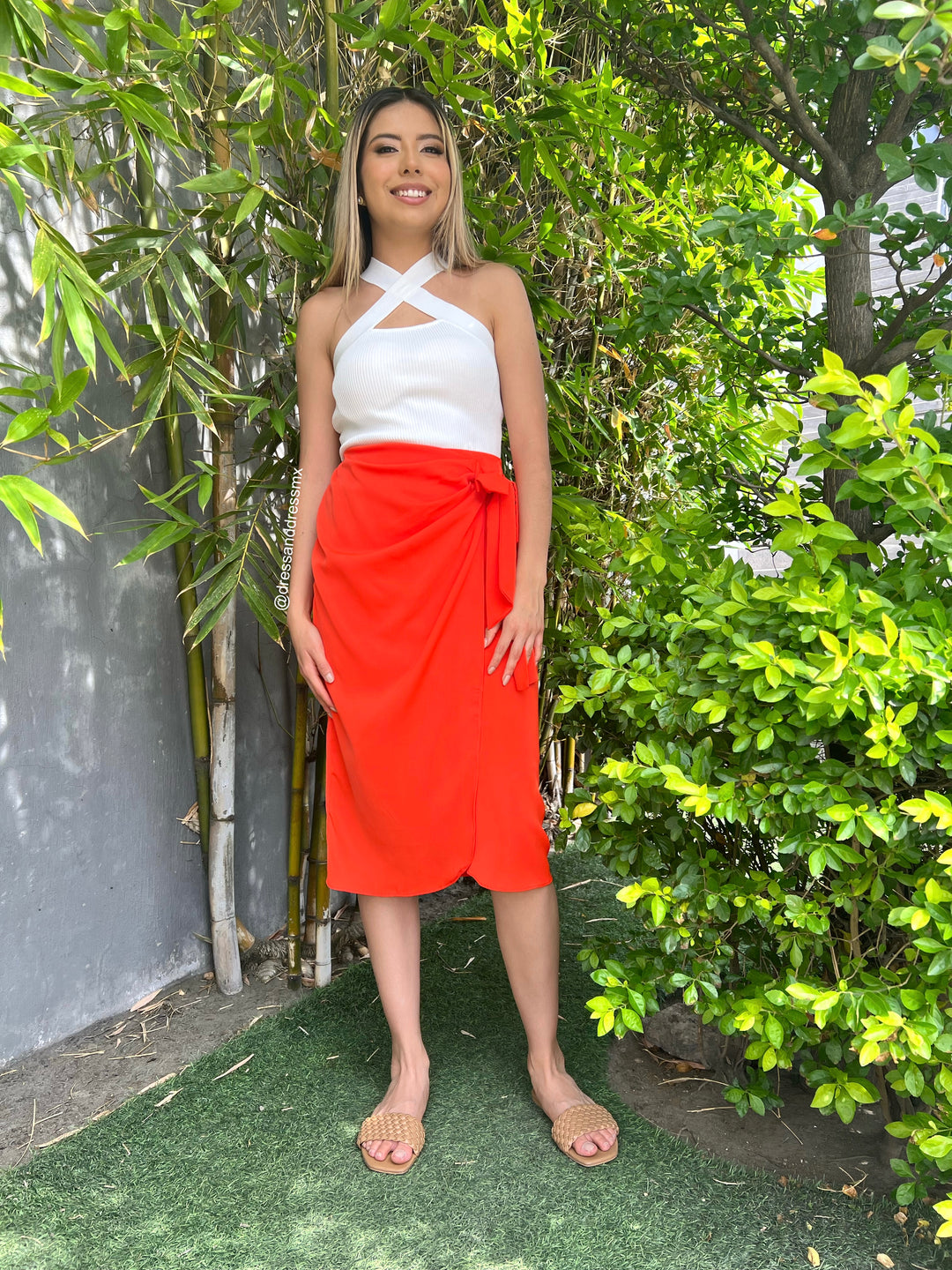 Falda naranja