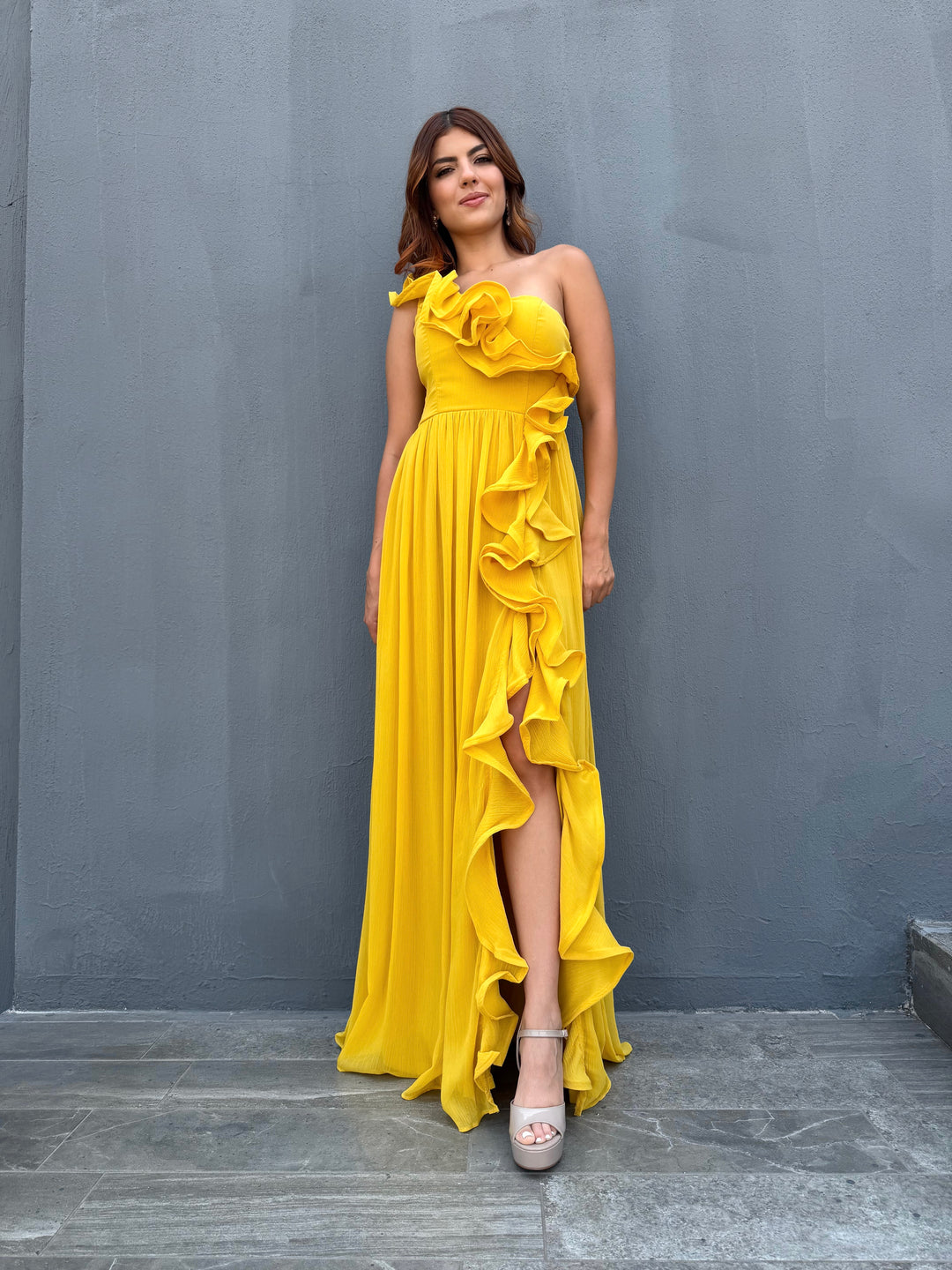 Vestido volantes amarillo