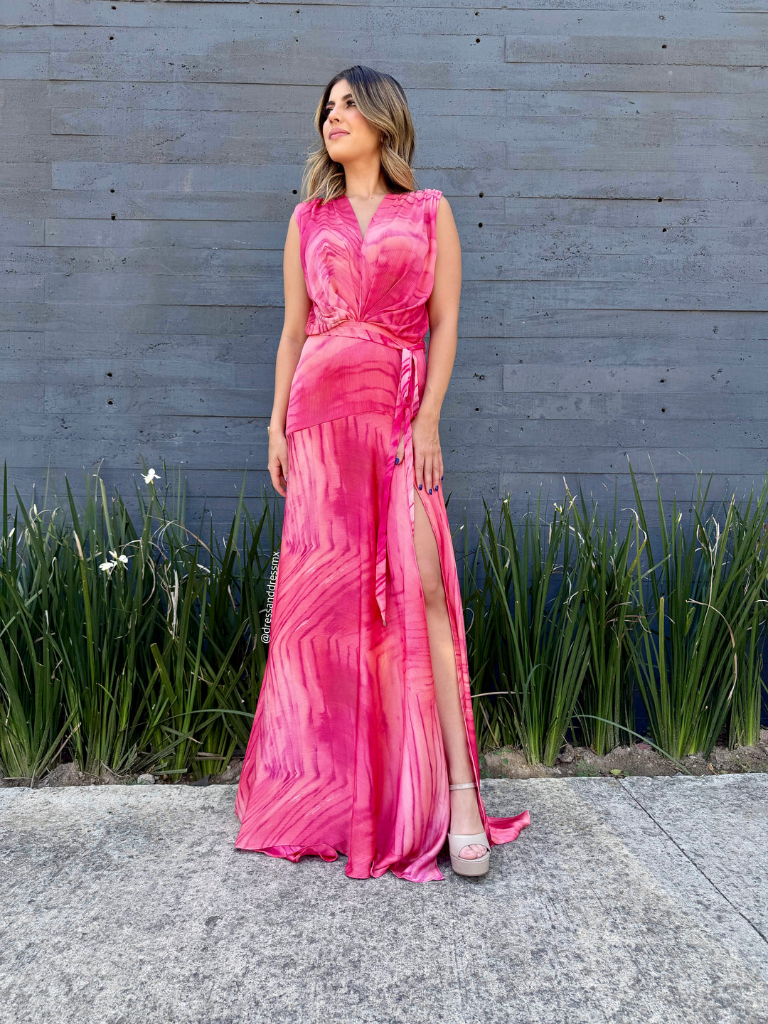 Vestido coral con rosa