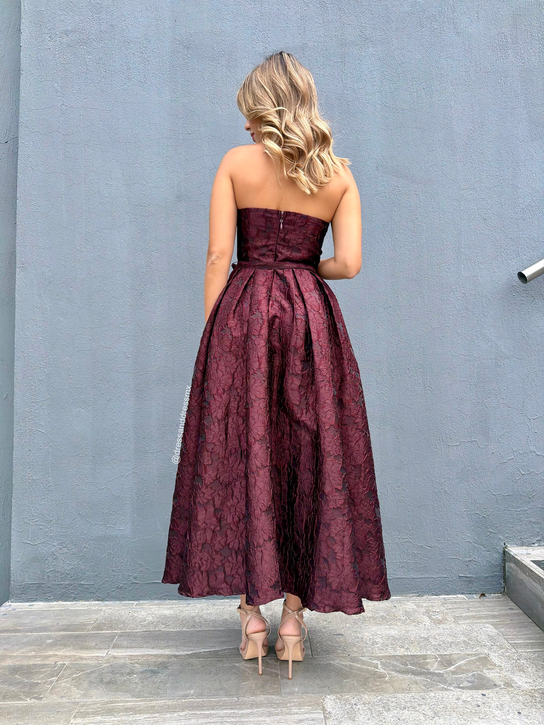 Vestido straple vino