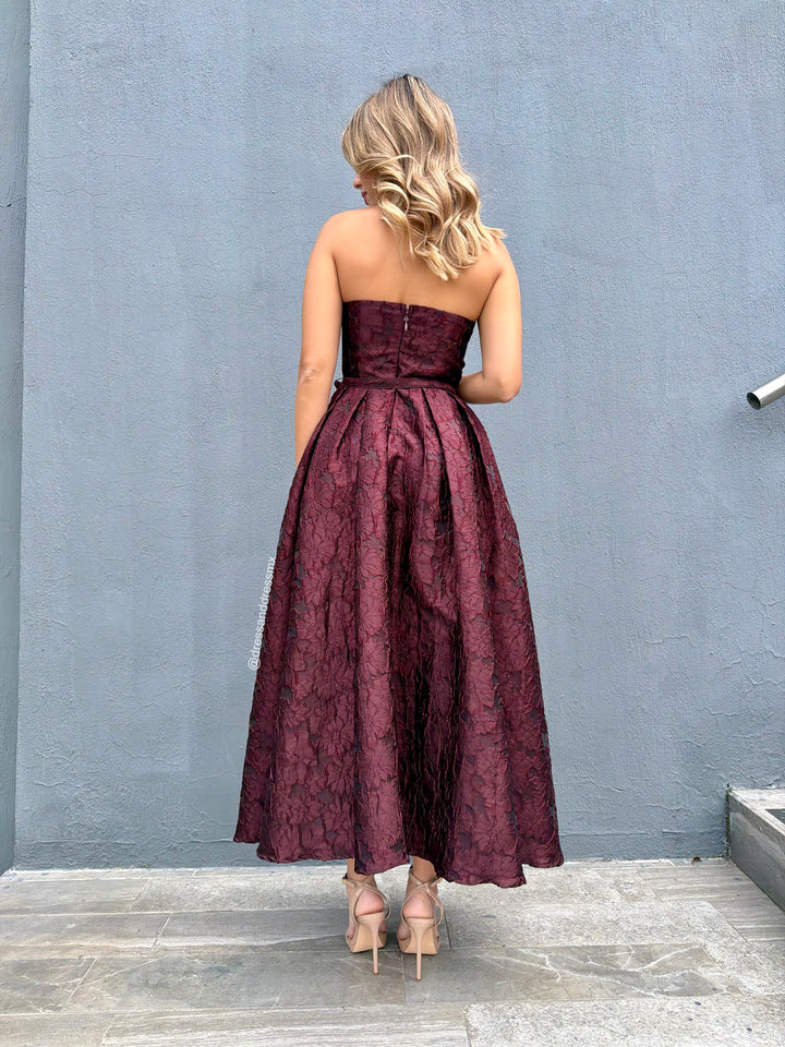 Vestido straple vino