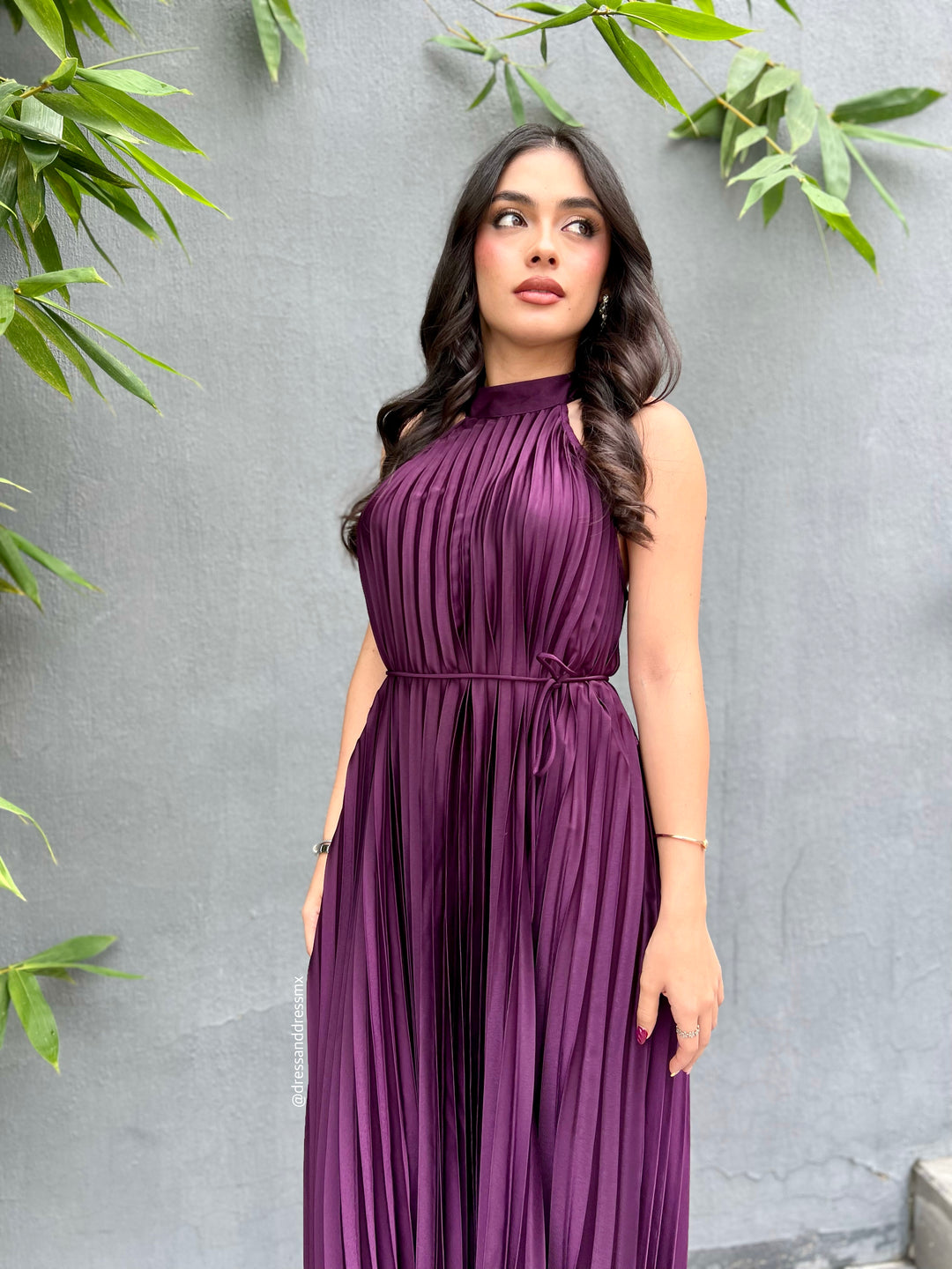 Vestido midi tableado morado