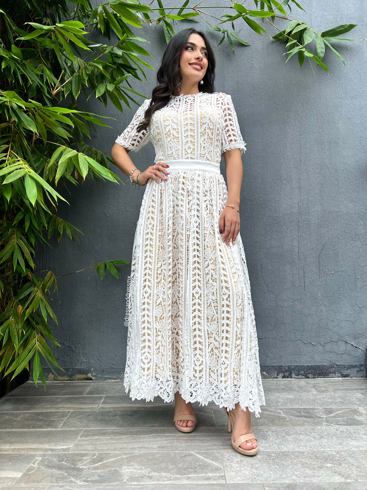 Vestido midi ivory líneas y hojas