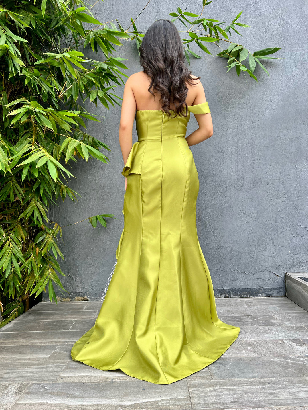 Vestido chartreuse Olanes abertura