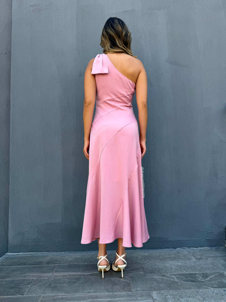Vestido un tirante rosa