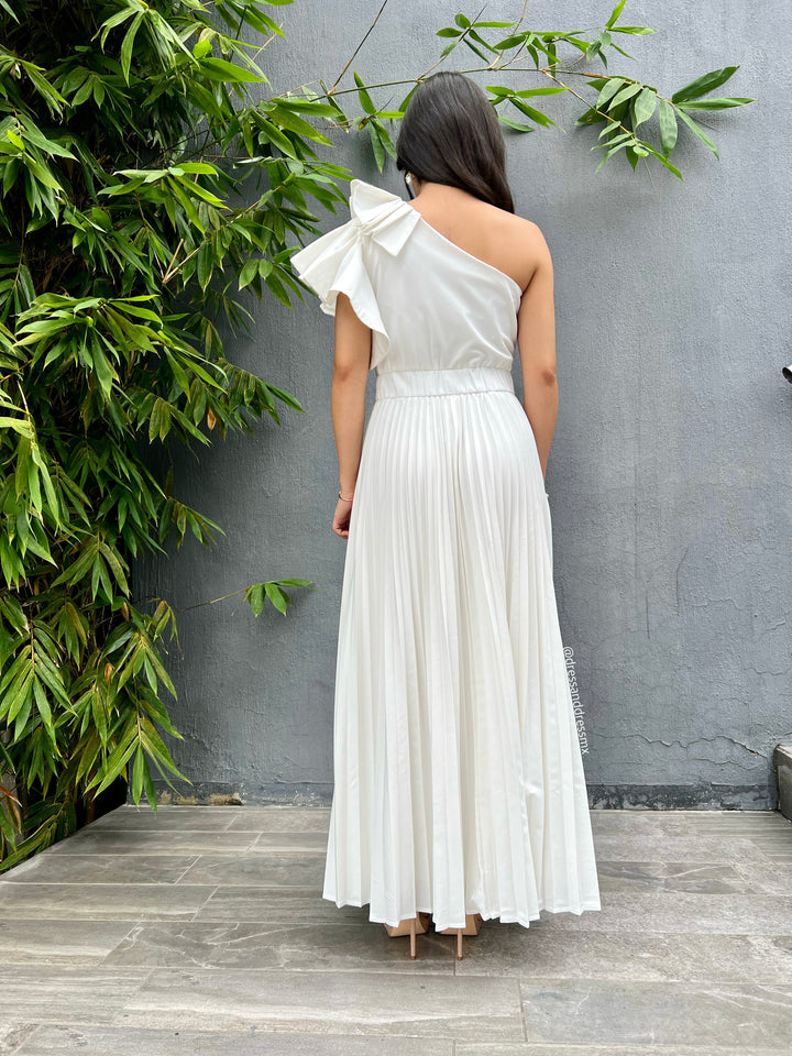 Vestido tableado un tirante volantes