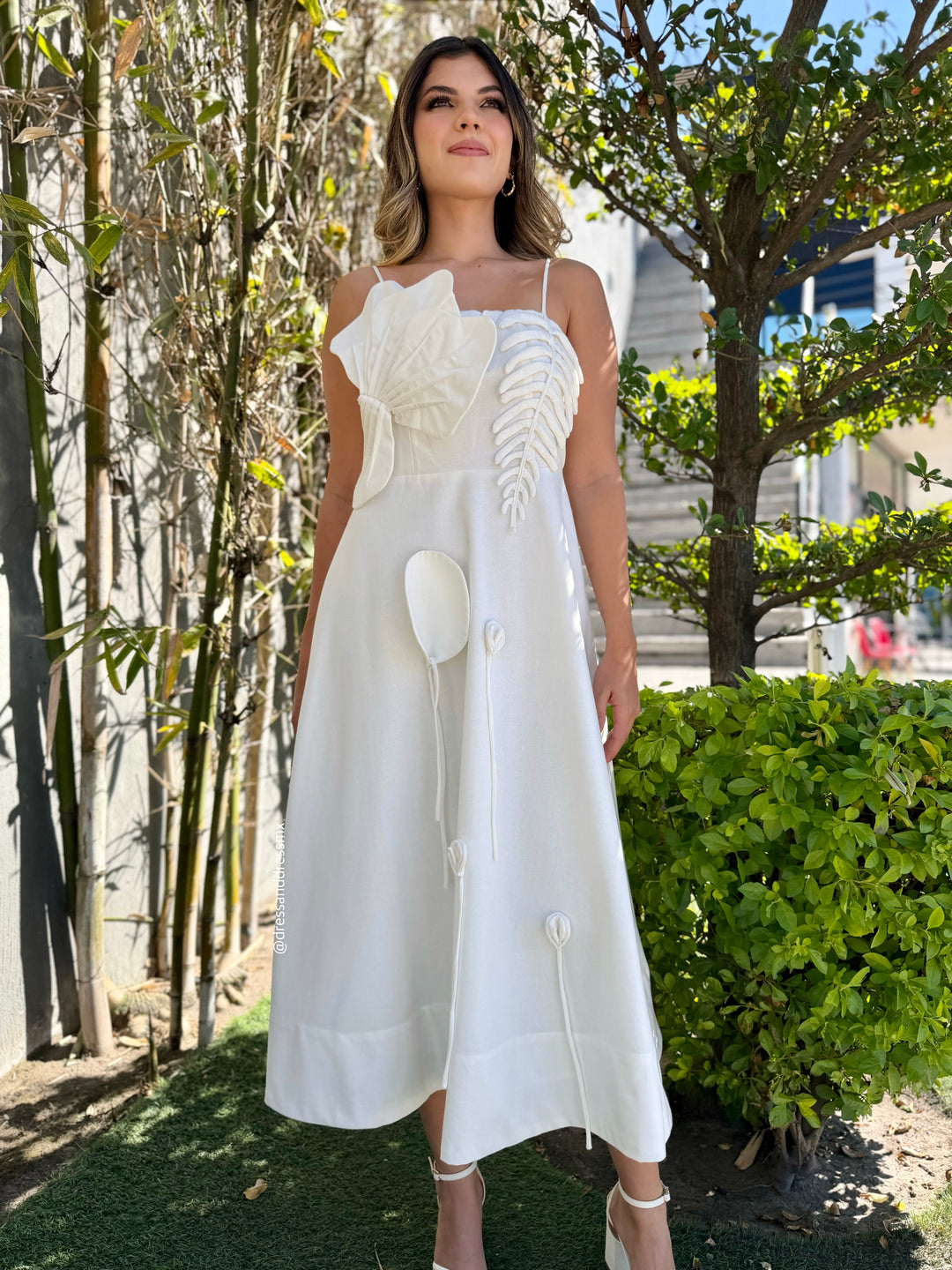 Vestido blanco hojas