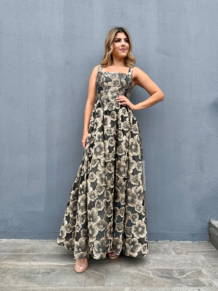 Vestido negro con dorado