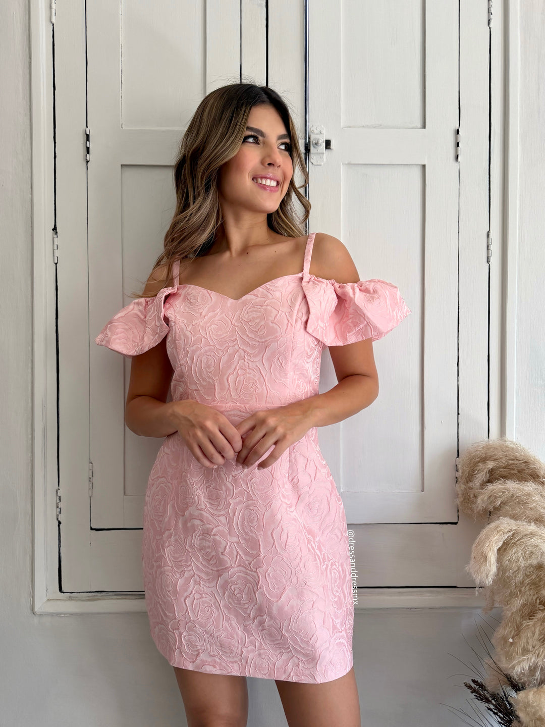 Vestido rosa manga caída