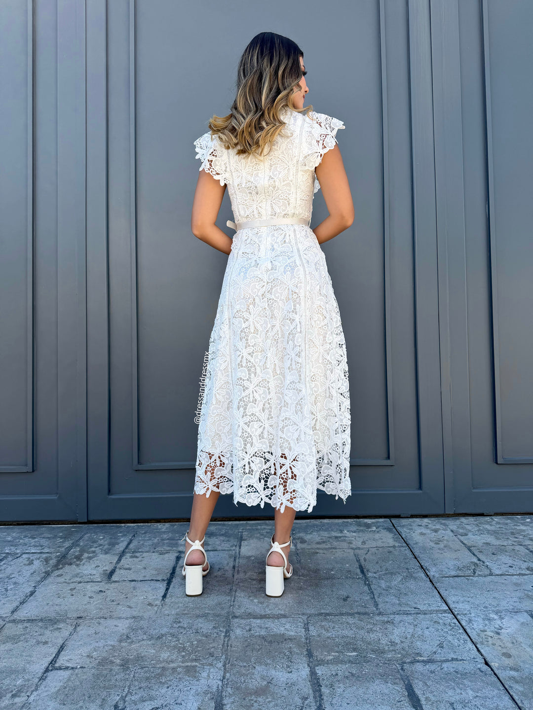 Vestido midi ivory cinto