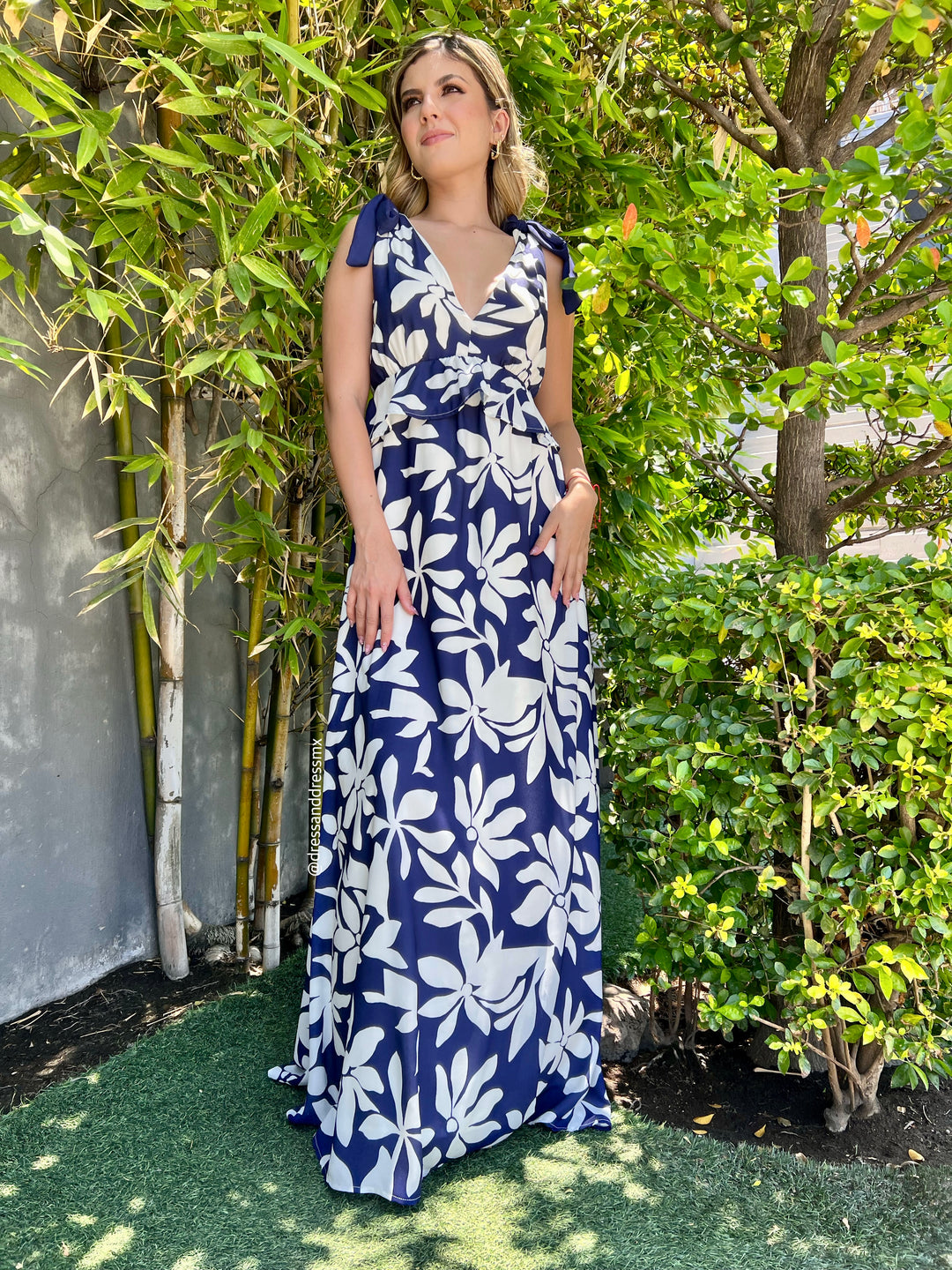 Vestido navy hojas blancas