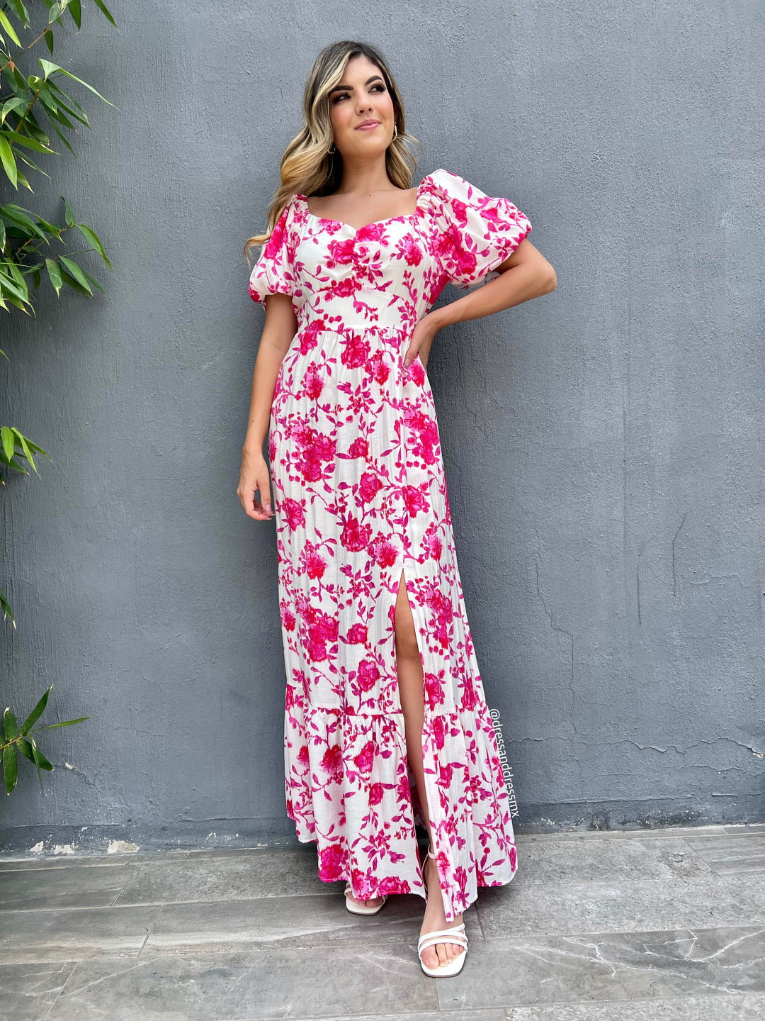 Vestido blanco flores rosas