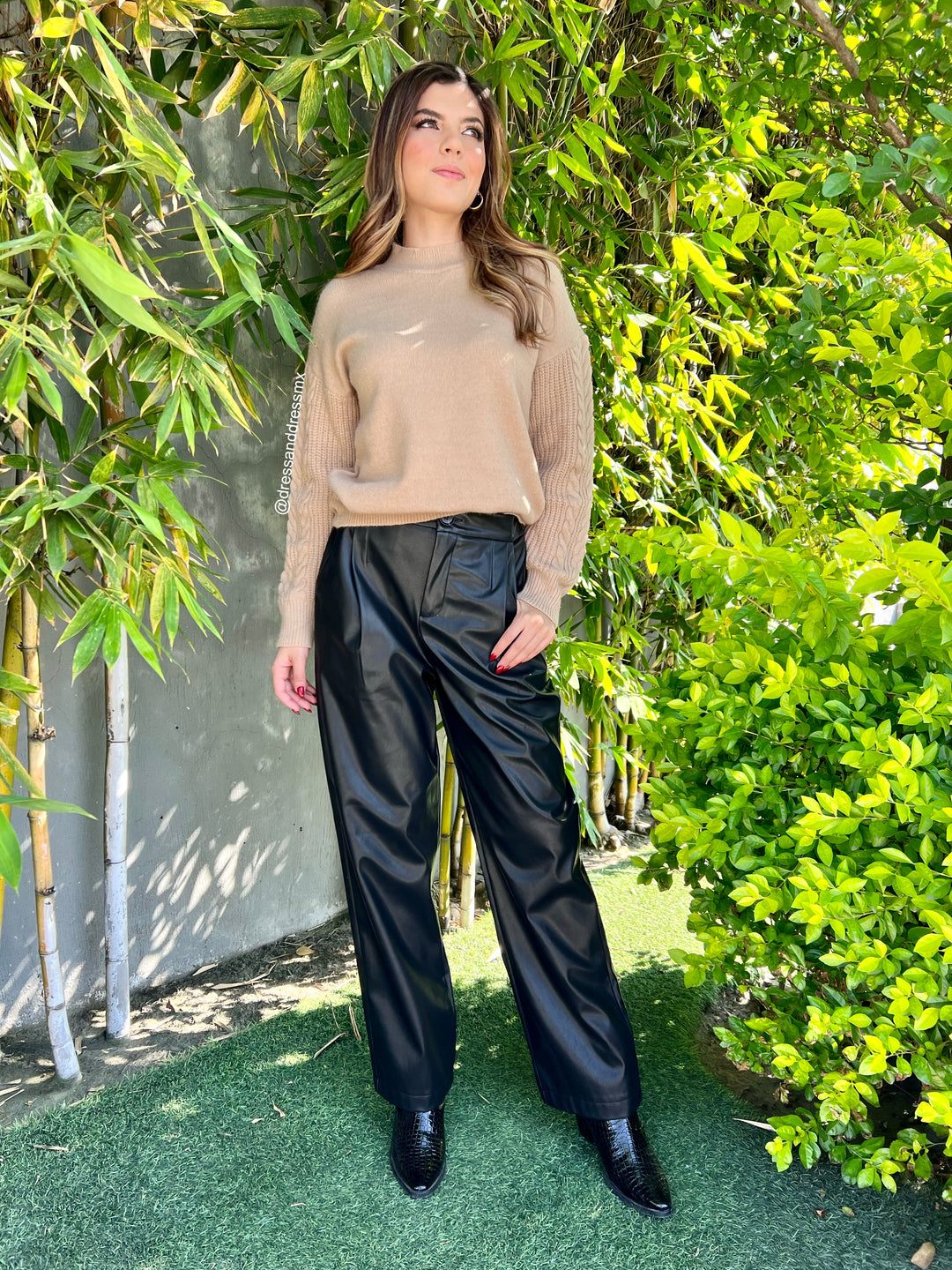 Pantalón de vinipiel negro