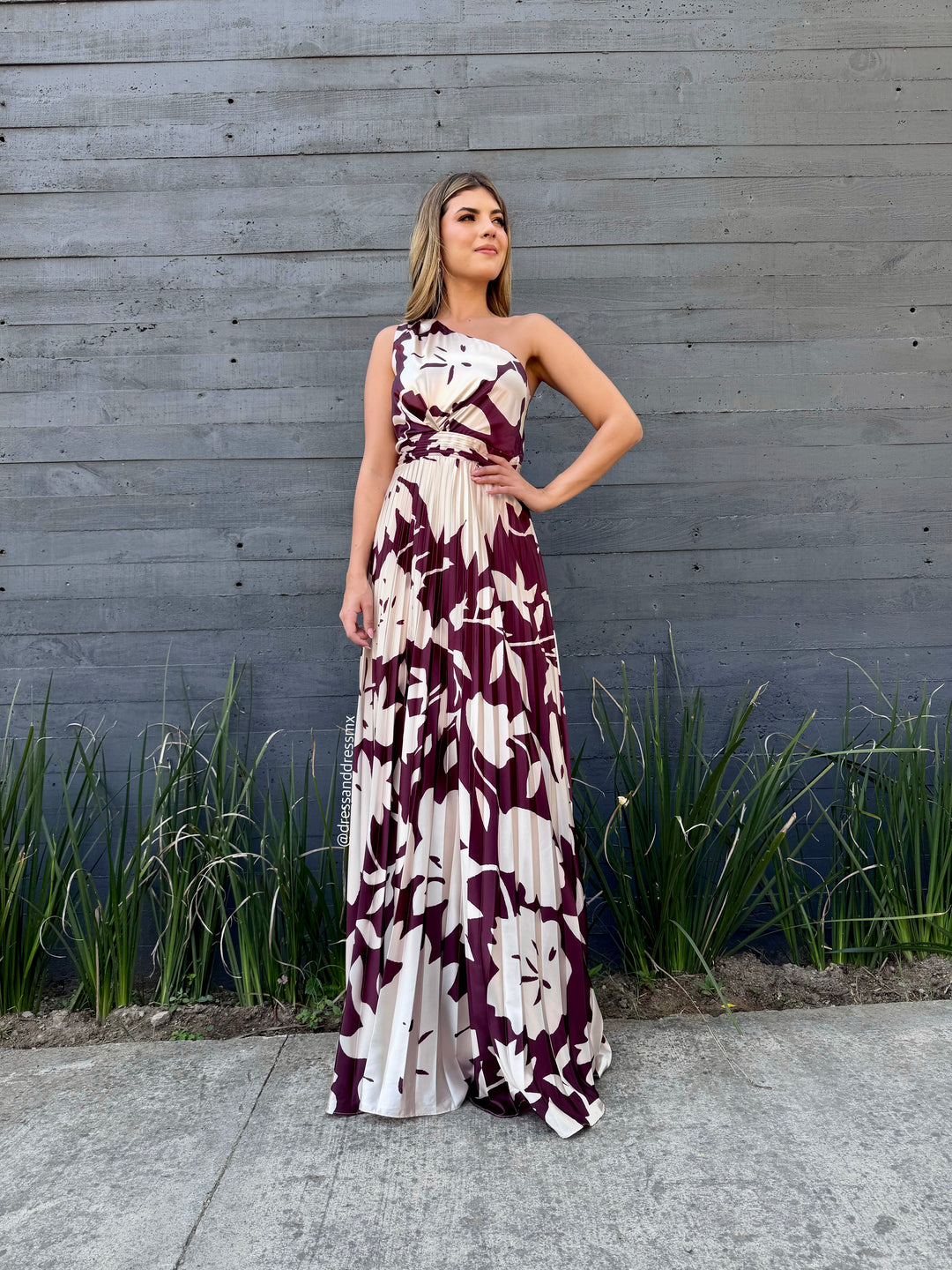 Vestido tableado flores café