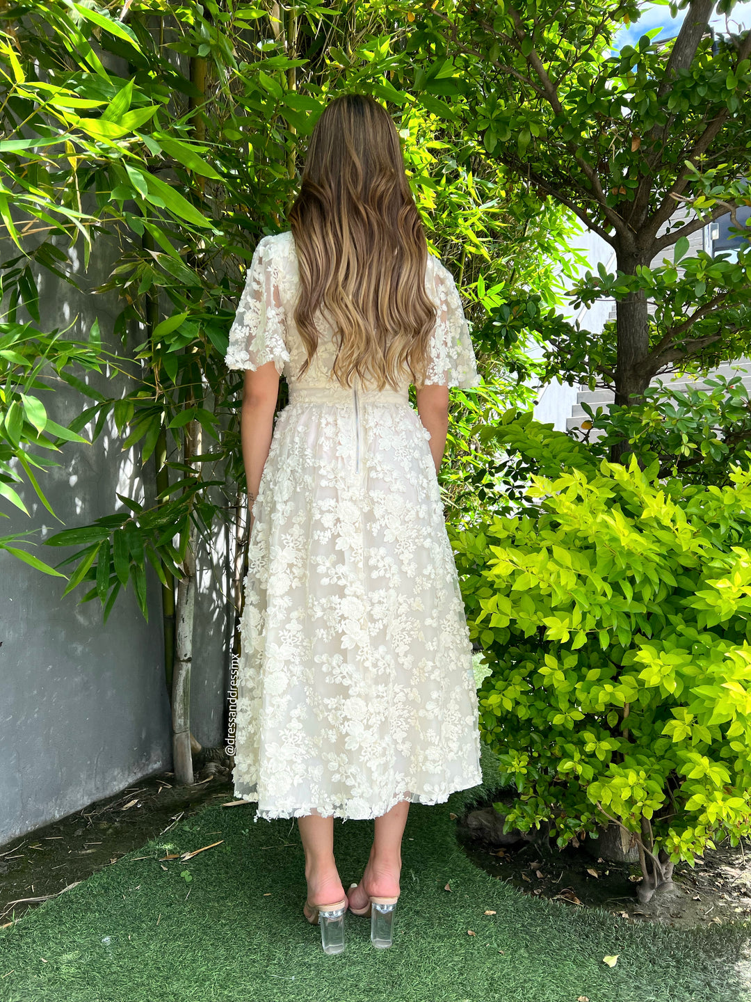 Vestido crema midi flores