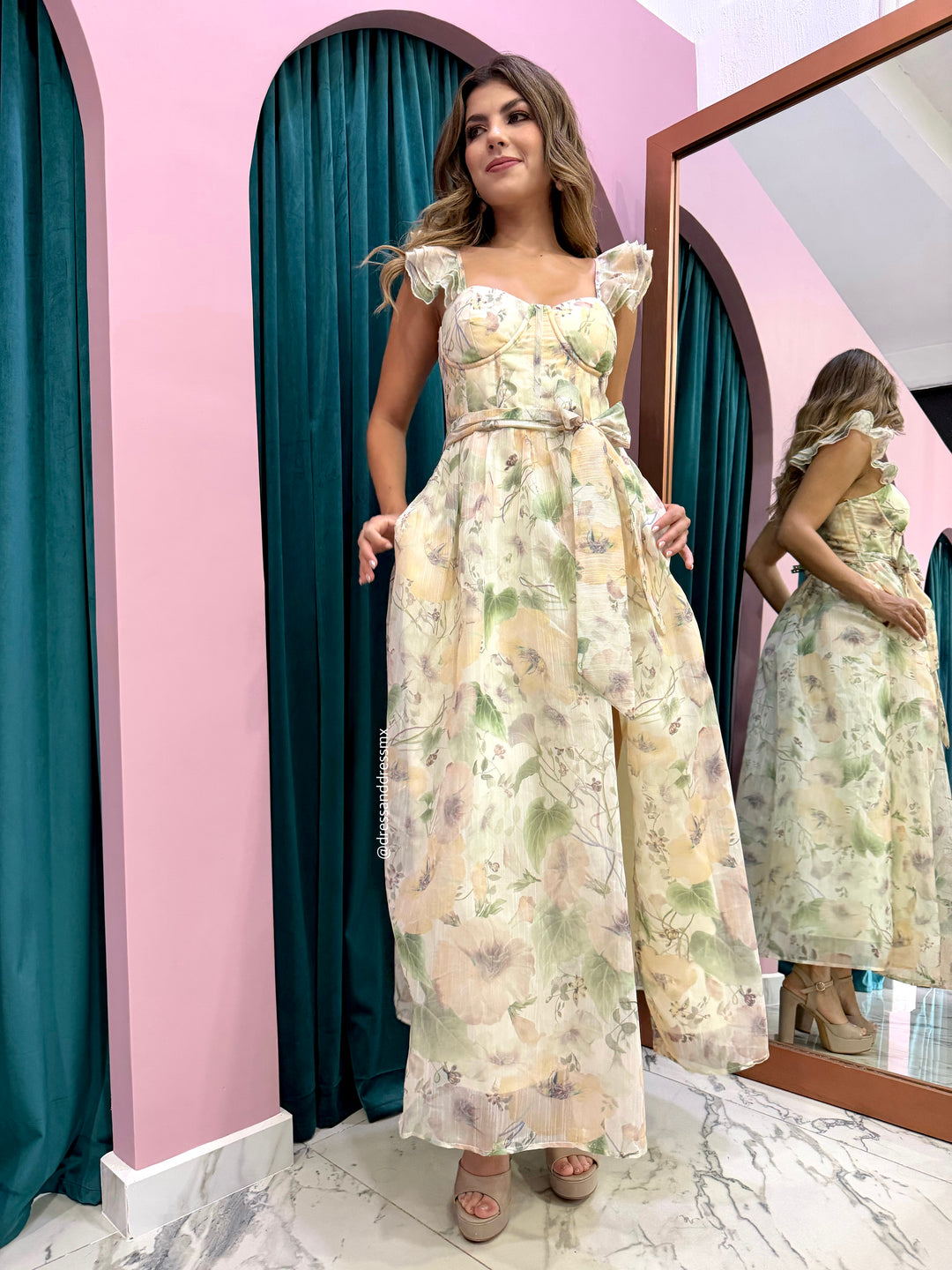 Vestido flores crema